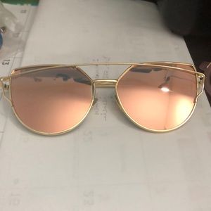 Mirror aviator style sunglasses
